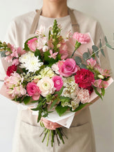 Load image into Gallery viewer, Sweetheart Bouquet - 2 Sizes