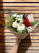 Load image into Gallery viewer, Winter Signature Bouquet