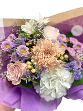Load image into Gallery viewer, Vday - Designer’s Choice Valentine Bouquet