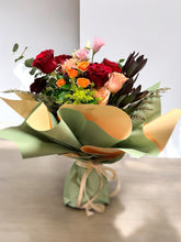Load image into Gallery viewer, Fall in Love Bouquet
