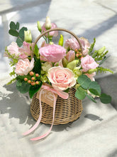 Load image into Gallery viewer, Petite Pastel Basket
