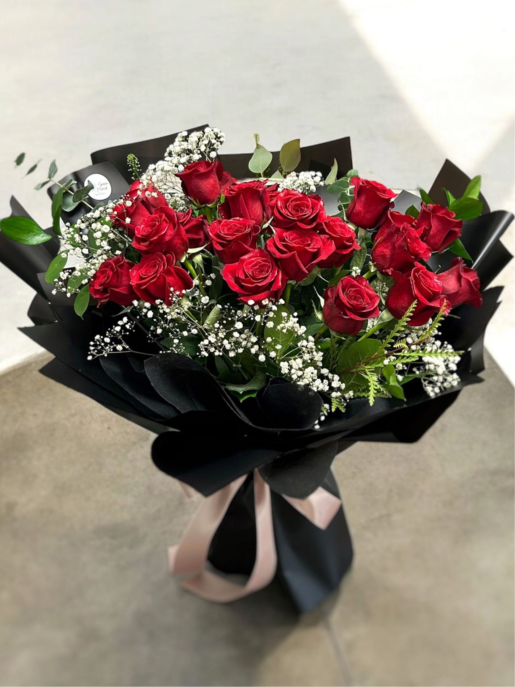 Roses & Anniversary – Green Florist