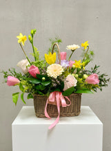 Load image into Gallery viewer, Garden Glow Basket
