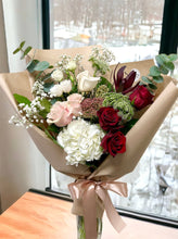 Load image into Gallery viewer, Winter Signature Bouquet
