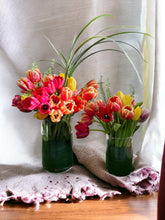 Load image into Gallery viewer, Vday - Tulip Love

