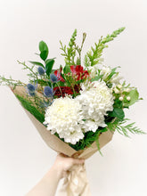 Load image into Gallery viewer, Winter Signature Bouquet
