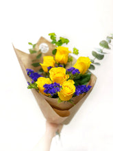 Load image into Gallery viewer, Mother&#39;s Day- Half Dozen Roses Bouquet
