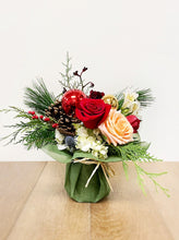 Load image into Gallery viewer, Christmas Flower and Chocolate Gift Set
