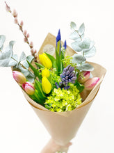 Load image into Gallery viewer, Spring Bouquet
